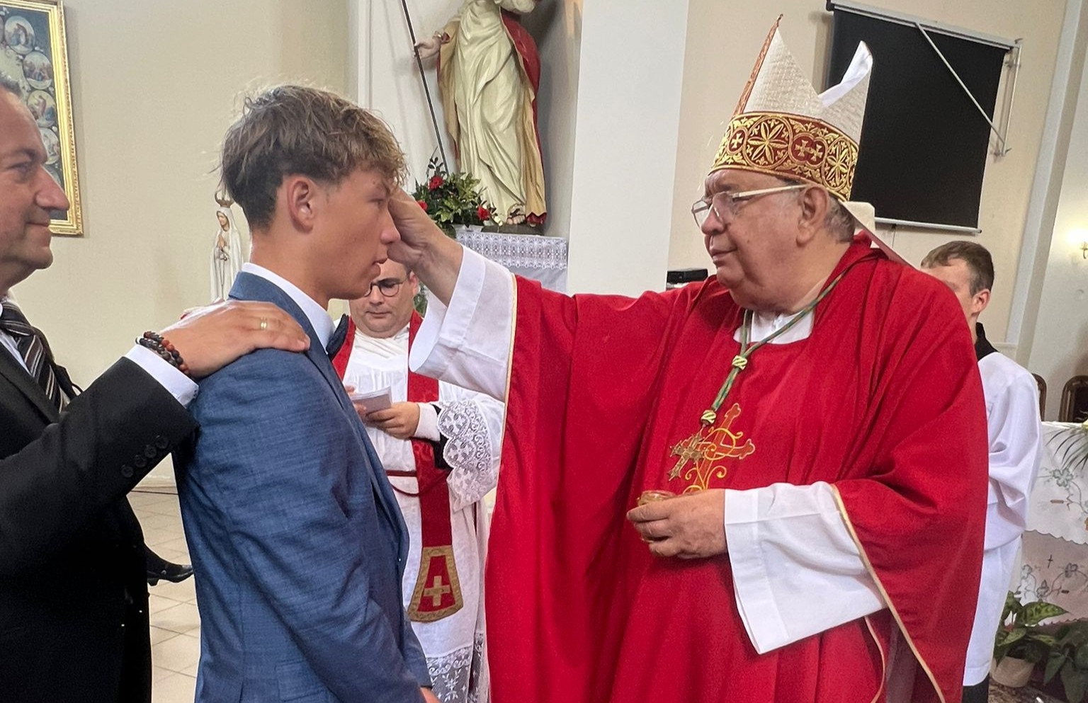 Dospelosť vo viere: Tešedíkovskí birmovanci vykročili na novú duchovnú etapu